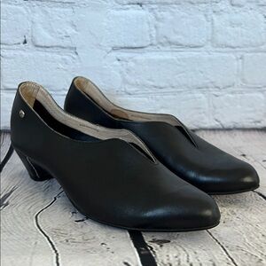 Pikolinos Elba women's pumps in black calfskin leather